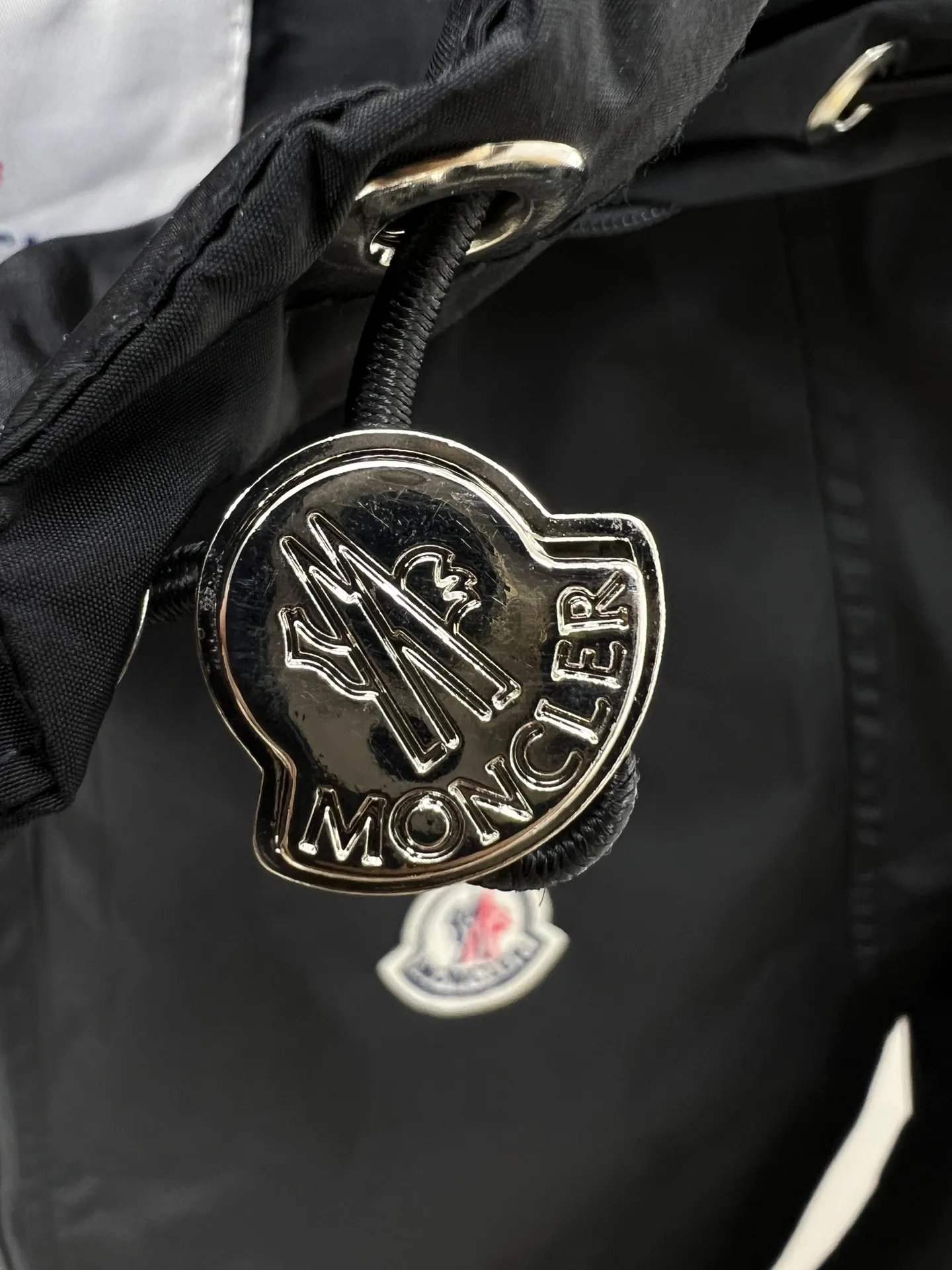 。MONCLER 2026FW ， ， 。 ， 。10 ， ， ， ， 。 ， ， ， ， ， ！ ， ， ， ， 。 ， ， ， 。 ， ！ ， Classic ！ ， ， ， 。 ， 。 HS。Sizes：M-3XL
